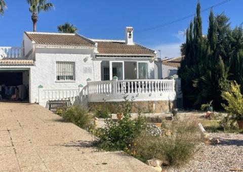 Villa with 3 bedrooms and 1 bathrooms in Torrevieja, Alicante