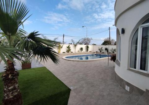 Villa with 5 bedrooms and 3 bathrooms in Torrevieja, Alicante