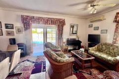 Villa with 2 bedrooms and 2 bathrooms in Orihuela Costa (Los Balcones), Alicante.

Discover this stunning detached villa in the highly sought-after Los Balcones area of Orihuela Costa, Alicante.

Boasting a generous 158 m² of living space on an 800 m² plot, this south-facing home offers privacy and outdoor living at its best. The spacious bedrooms and bathrooms provide comfort and flexibility, with the potential to create extra rooms. Inside, two large living rooms with fireplaces create cozy retreats, complemented by a fully equipped independent kitchen.

Step outside to enjoy the welcoming porch, a private pool, barbecue area, and ample garden space perfect for relaxing or gardening. Additional features include a basement garage, air conditioning, heating, and plenty of storage. Located close to amenities, beaches, hospitals, supermarkets, and the Zenia Boulevard shopping center, this property is ideal as a permanent residence or a smart investment.

Built in 1987, it combines Mediterranean charm with modern comfort.

Bedrooms: 2
Bathrooms: 2
Build size: 178 m2
House size: 158 m2
Plot size: 800 m2
Orientation: South
Year of construction: 1987

Air conditioning
Storage room
Furnished
Barbecue
Heating
Terrace
Garage
Garden
Private pool