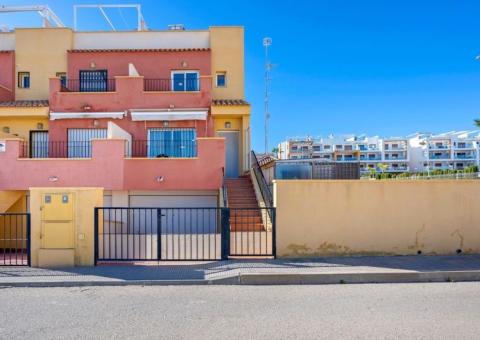 Townhouse with 3 bedrooms and 2 bathrooms in Orihuela Costa, Alicante