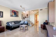 Townhouse with 3 bedrooms and 2 bathrooms in Orihuela Costa (Oasis Golf, Los Dolses), Alicante.

Discover this charming townhouse, offering a spacious and practical layout, this property features three bedrooms and two bathrooms, perfect for comfortable family living. 

The separate kitchen adds convenience, while the generous 66.90 m² enclosed garage provides ample space for three cars and versatile possibilities such as a workshop, hobby room, or additional apartment conversion. Situated on a 175 m² corner plot, the property boasts a 125 m² paved garden ideal for enjoying the Mediterranean outdoors, with potential space for a private pool. The house, built in 2007 and in excellent condition, includes modern amenities like air conditioning, a solarium, basement, and is sold furnished. Residents also benefit from a communal swimming pool, enhancing the relaxed lifestyle in this vibrant community. 

This turnkey home offers a perfect blend of privacy, space, and outdoor living in one of the most desirable locations in Alicante.

Bedrooms: 3
Bathrooms: 2
Build Size: 96 m2
Plot: 175 m2
Orientation: Southeast
Year of construction: 2007

Air Conditioning
Turn key property
Space for private pool
Solarium
Basement
Communal pool
Furnished
Garage
Storage Room