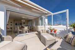 Top floor spacious apartment with 3 bedrooms and 2 bathrooms in Orihuela Costa (Pau 4, Los Dolses), Alicante.

Discover this spacious top-floor apartment located in the desirable Pau 4, Los Dolses community. 

Boasting a generous 149 square meters of living space, this corner apartment offers three comfortable bedrooms and two bathrooms, making it ideal for families or those seeking extra space. Built in 2002, the property features a south-facing orientation that ensures plenty of natural sunlight throughout the day. Enjoy unobstructed sea views from the comfort of your home, along with access to a communal pool and a private solarium perfect for relaxing or entertaining. 

Additional amenities include air conditioning for year-round comfort, a garage for convenient parking, and the advantage of a prime location in one of Alicante’s most sought-after areas. 

This apartment combines comfort, stunning views, and excellent facilities, making it a perfect choice for those looking to enjoy the Mediterranean lifestyle.

Bedrooms: 3
Bathrooms: 2
Build Size: 149 m2
Floor: 2nd
Orientation: South
Year of construction: 2002

Air conditioning
Unobstructed views
Sea views
Corner apartment
Garage
Communal pool
Solarium