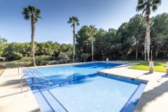 Top floor spacious apartment with 3 bedrooms and 2 bathrooms in Orihuela Costa (Pau 4, Los Dolses), Alicante.

Discover this spacious top-floor apartment located in the desirable Pau 4, Los Dolses community. 

Boasting a generous 149 square meters of living space, this corner apartment offers three comfortable bedrooms and two bathrooms, making it ideal for families or those seeking extra space. Built in 2002, the property features a south-facing orientation that ensures plenty of natural sunlight throughout the day. Enjoy unobstructed sea views from the comfort of your home, along with access to a communal pool and a private solarium perfect for relaxing or entertaining. 

Additional amenities include air conditioning for year-round comfort, a garage for convenient parking, and the advantage of a prime location in one of Alicante’s most sought-after areas. 

This apartment combines comfort, stunning views, and excellent facilities, making it a perfect choice for those looking to enjoy the Mediterranean lifestyle.

Bedrooms: 3
Bathrooms: 2
Build Size: 149 m2
Floor: 2nd
Orientation: South
Year of construction: 2002

Air conditioning
Unobstructed views
Sea views
Corner apartment
Garage
Communal pool
Solarium