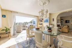 Top floor spacious apartment with 3 bedrooms and 2 bathrooms in Orihuela Costa (Pau 4, Los Dolses), Alicante.

Discover this spacious top-floor apartment located in the desirable Pau 4, Los Dolses community. 

Boasting a generous 149 square meters of living space, this corner apartment offers three comfortable bedrooms and two bathrooms, making it ideal for families or those seeking extra space. Built in 2002, the property features a south-facing orientation that ensures plenty of natural sunlight throughout the day. Enjoy unobstructed sea views from the comfort of your home, along with access to a communal pool and a private solarium perfect for relaxing or entertaining. 

Additional amenities include air conditioning for year-round comfort, a garage for convenient parking, and the advantage of a prime location in one of Alicante’s most sought-after areas. 

This apartment combines comfort, stunning views, and excellent facilities, making it a perfect choice for those looking to enjoy the Mediterranean lifestyle.

Bedrooms: 3
Bathrooms: 2
Build Size: 149 m2
Floor: 2nd
Orientation: South
Year of construction: 2002

Air conditioning
Unobstructed views
Sea views
Corner apartment
Garage
Communal pool
Solarium