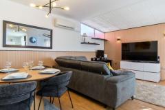 Townhouse with 3 bedrooms and 2 bathrooms in Orihuela Costa (Villamartin), Alicante.

Discover this charming 3-bedroom, 2-bathroom townhouse, this property combines comfort, outdoor living, and stunning sea views, making it an ideal permanent residence, holiday retreat, or investment opportunity.

The home features a bright, welcoming living area with dining space, a fully equipped kitchen, and a modern bathroom on the ground floor. Step outside to a spacious private terrace, perfect for outdoor dining and enjoying the Mediterranean climate. Upstairs, you'll find three well-sized bedrooms, including a private balcony, and an additional bathroom. The highlight is the impressive roof terrace or solarium, offering spectacular views of the sea—ideal for relaxing, sunbathing, or entertaining guests.

Partly renovated with a fresh, modern touch, the property is sold fully furnished, ready for immediate move-in or rental. Residents enjoy access to a beautiful communal pool area, perfect for cooling off during warm summer days. The townhouse is close to golf courses, restaurants, shops, and just a short drive from Orihuela Costa’s stunning beaches, providing excellent value in a prime location.

Built in 2005, this southwest-facing property includes amenities such as air conditioning, a garden, laundry area, storage room, reinforced door, porch, terrace, and more. An excellent opportunity to own a piece of the Costa Blanca in Villamartín—viewings are highly recommended.

Bedrooms: 3
Bathrooms: 2
Build Size: 87 m2
Orientation: Southwest
Year of construction: 2005

Air conditioning
Furnished
Balcony
Home appliances
Garden
Laundry
Communal pool
Porch
Reinforced door
Solarium
Terrace
Storage room