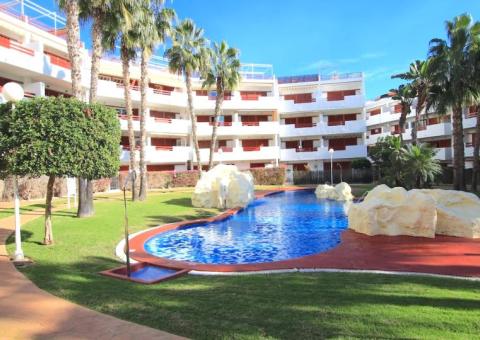 Apartment with 2 bedrooms and 2 bathrooms in Orihuela Costa, Alicante