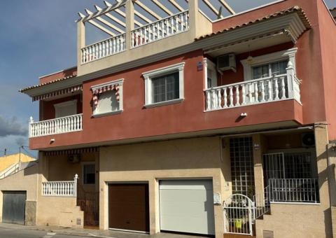 Townhouse with 3 bedrooms and 3 bathrooms in Bigastro, Alicante