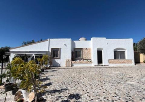 Villa with 3 bedrooms and 2 bathrooms in Ciudad Quesada, Alicante