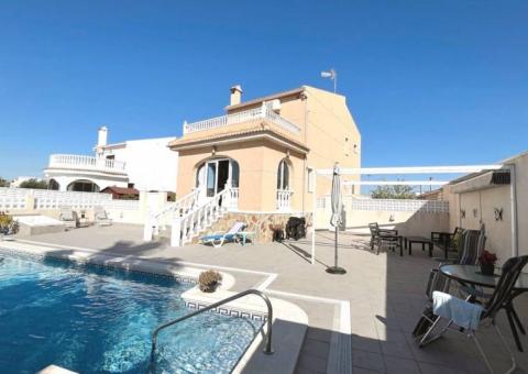 Villa with 3 bedrooms and 2 bathrooms in Benijófar, Alicante