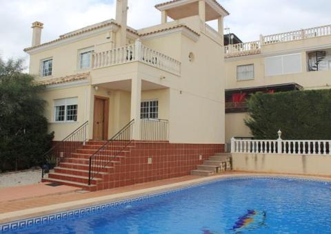 Semi detached with 3 bedrooms and 2 bathrooms in Algorfa, Alicante