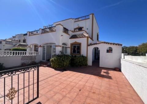 Semi detached with 3 bedrooms and 2 bathrooms in Vistabella, Alicante