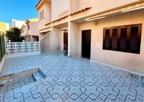 Townhouse with 3 bedrooms and 2 bathrooms in Gran Alacant, Alicante