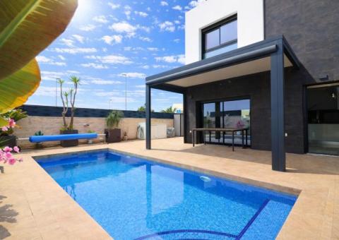 Villa with 3 bedrooms and 2 bathrooms in Benijófar, Alicante