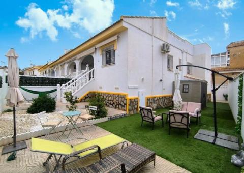 Semi detached with 3 bedrooms and 2 bathrooms in Benijófar, Alicante