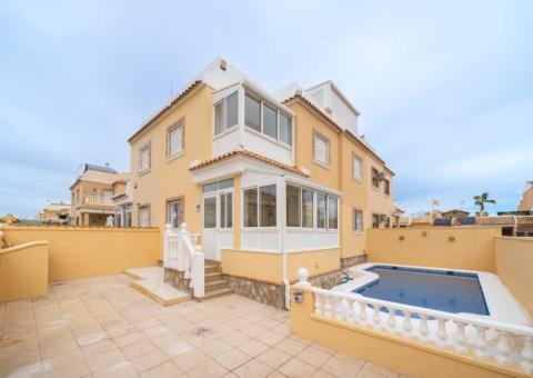 Semi detached with 3 bedrooms and 2 bathrooms in Ciudad Quesada, Alicante