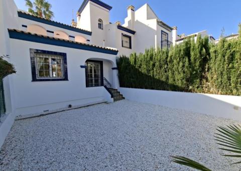 Bungalow with 2 bedrooms and 1 bathrooms in Orihuela Costa, Alicante