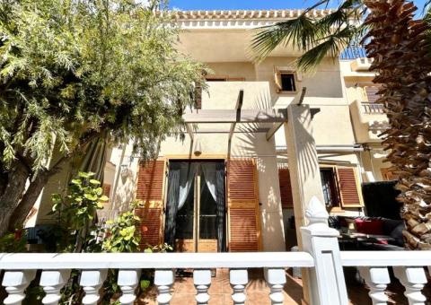 Townhouse with 2 bedrooms and 2 bathrooms in Orihuela Costa, Alicante