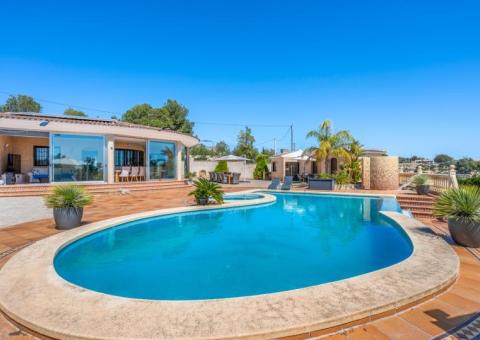 Finca met 5 slaapkamers en 2 badkamers in Crevillente, Alicante