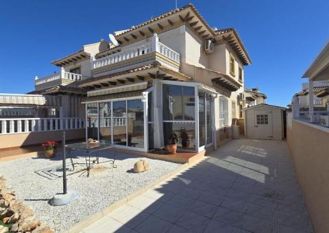 Semi detached with 2 bedrooms and 2 bathrooms in Orihuela Costa, Alicante