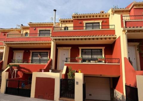Townhouse with 3 bedrooms and 3 bathrooms in Catral, Alicante