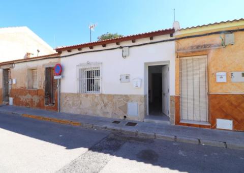 Bungalow with 2 bedrooms and 1 bathrooms in Benijófar, Alicante
