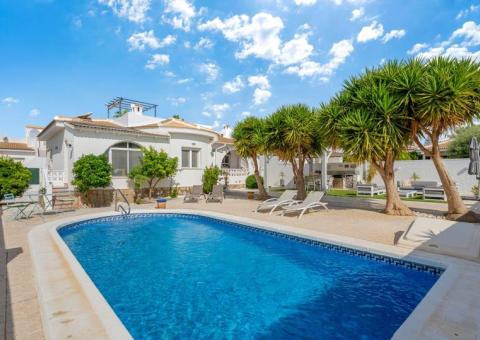 Villa with 3 bedrooms and 2 bathrooms in Ciudad Quesada, Alicante