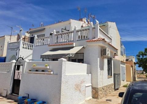 Bungalow with 1 bedrooms and 1 bathrooms in Torrevieja, Alicante