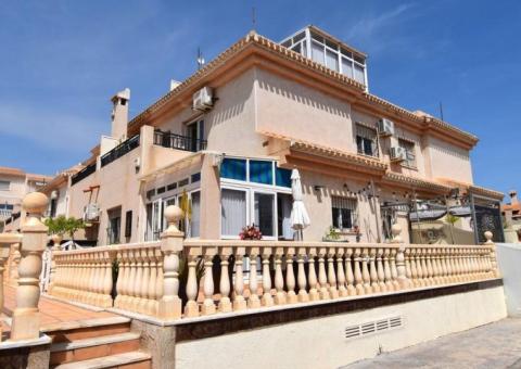 Semi detached with 3 bedrooms and 2 bathrooms in Orihuela Costa, Alicante