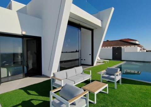 Villa with 3 bedrooms and 3 bathrooms in Torrevieja, Alicante