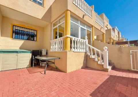 Townhouse with 3 bedrooms and 2 bathrooms in Guardamar del Segura, Alicante