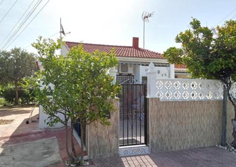 Bungalow with 2 bedrooms and 1 bathrooms in Torrevieja, Alicante