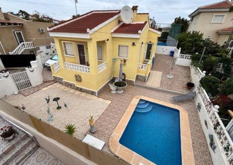 Villa with 2 bedrooms and 2 bathrooms in Ciudad Quesada, Alicante