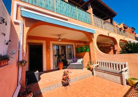 Townhouse with 3 bedrooms and 3 bathrooms in Jacarilla, Alicante