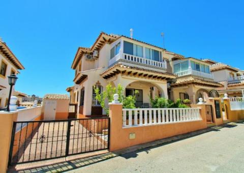 Semi detached with 2 bedrooms and 2 bathrooms in Orihuela Costa, Alicante