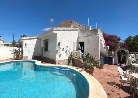 Villa with 4 bedrooms and 3 bathrooms in Ciudad Quesada, Alicante