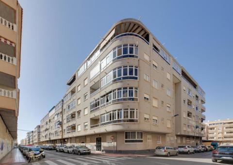 Apartment with 2 bedrooms and 1 bathrooms in Torrevieja, Alicante