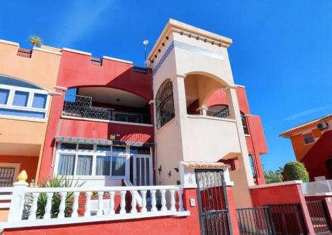 Apartment with 2 bedrooms and 2 bathrooms in Orihuela Costa, Alicante