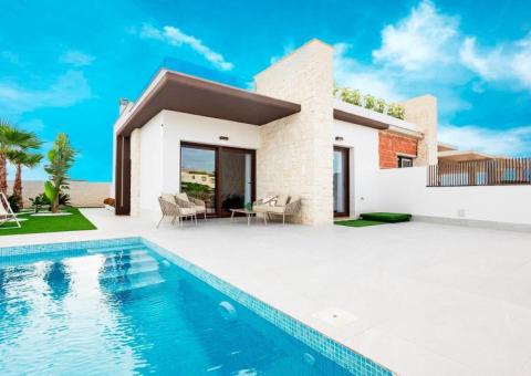 Villa with 2 bedrooms and 2 bathrooms in Orihuela Costa, Alicante