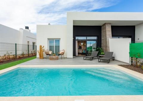 Villa with 3 bedrooms and 2 bathrooms in Algorfa, Alicante