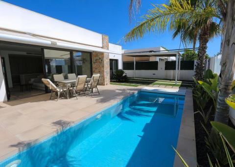 Villa with 3 bedrooms and 3 bathrooms in Pilar de la Horadada, Alicante