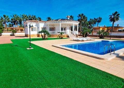 Finca with 3 bedrooms and 3 bathrooms in Catral, Alicante