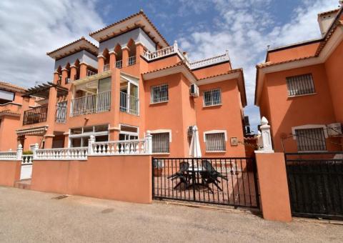 Duplex with 2 bedrooms and 2 bathrooms in Orihuela Costa, Alicante