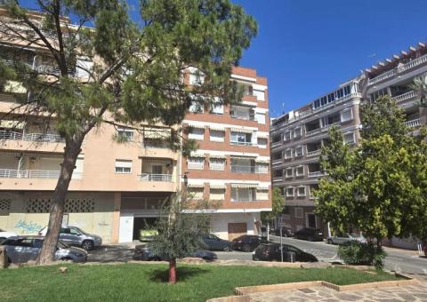 Apartment with 2 bedrooms and 1 bathrooms in Torrevieja, Alicante