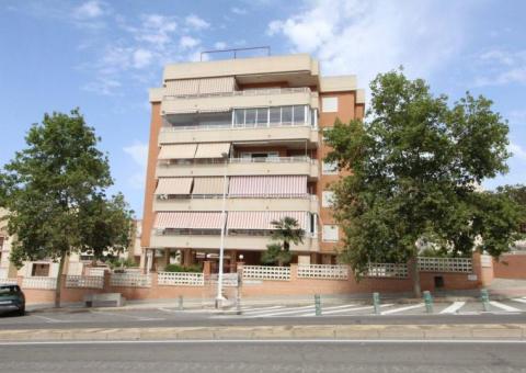 Apartment with 4 bedrooms and 2 bathrooms in Arenales del Sol, Alicante
