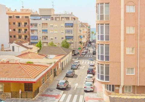 Apartment with 3 bedrooms and 2 bathrooms in Torrevieja, Alicante