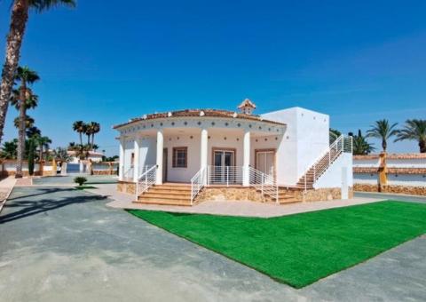 Finca with 3 bedrooms and 3 bathrooms in Catral, Alicante