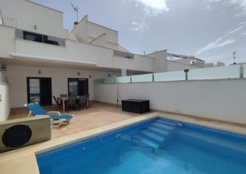 Villa with 3 bedrooms and 2 bathrooms in Pilar de la Horadada, Alicante