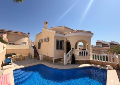 Villa with 2 bedrooms and 1 bathrooms in Ciudad Quesada, Alicante