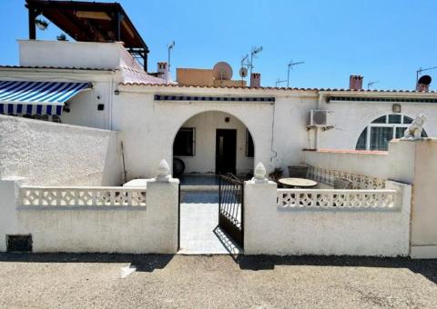 Bungalow with 2 bedrooms and 1 bathrooms in Torrevieja, Alicante