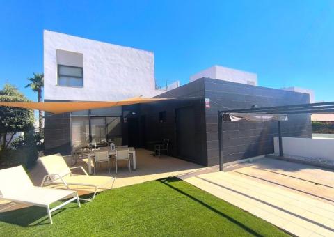 Semi detached with 3 bedrooms and 2 bathrooms in Algorfa, Alicante